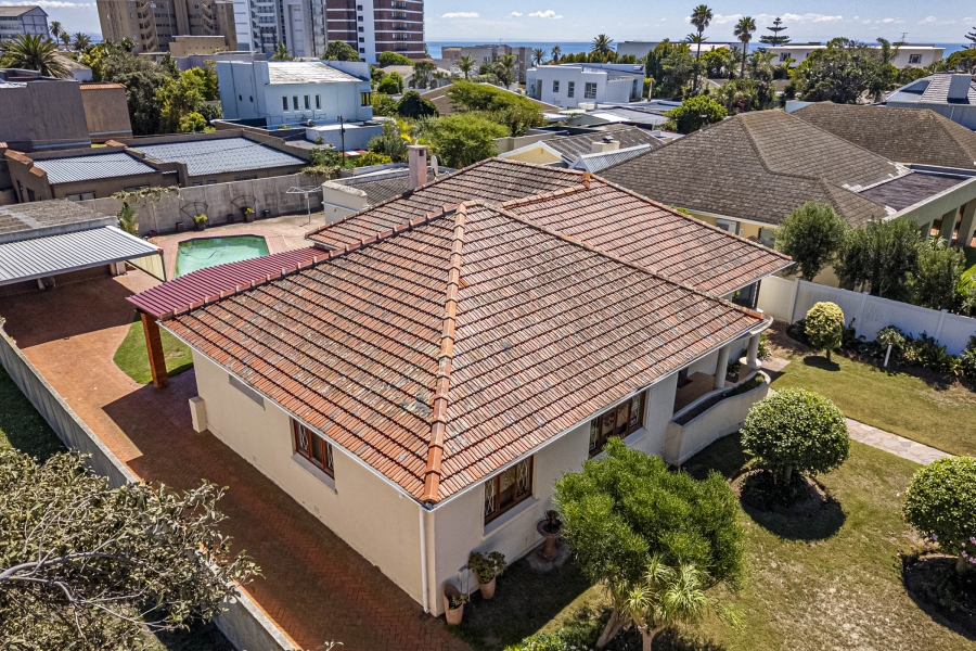 4 Bedroom Property for Sale in Summerstrand Eastern Cape